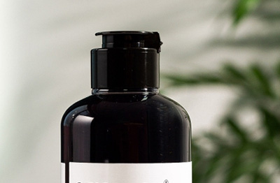 Fondata nel 2005, dispone di 13.000 metri quadrati di edifici industriali standard, è un insieme di ricerca e sviluppo, produzione e vendita in una delle imprese di materiali per l'imballaggio di cosmetici.